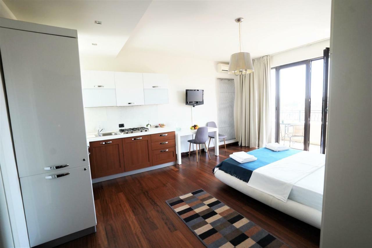 City Center Premium Apartments Бухарест Экстерьер фото