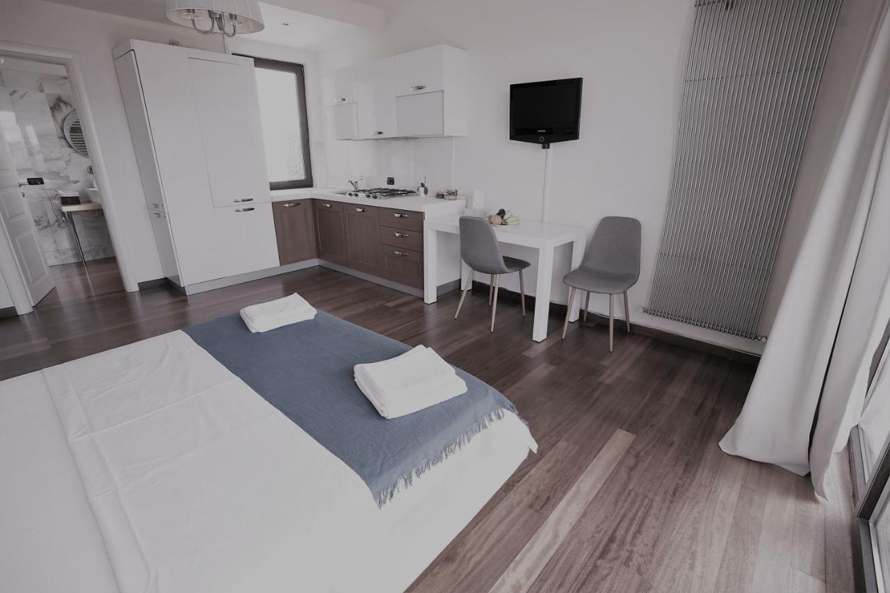 City Center Premium Apartments Бухарест Экстерьер фото