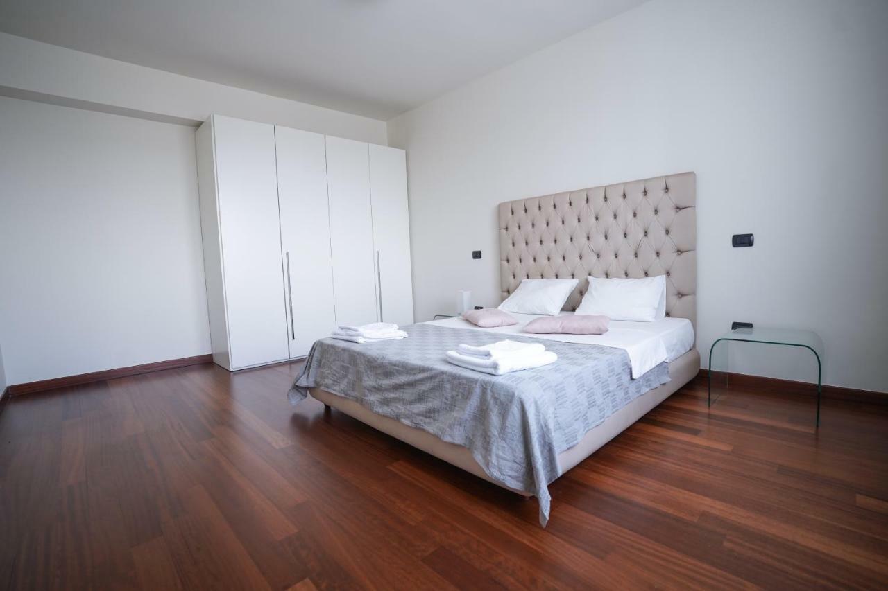 City Center Premium Apartments Бухарест Экстерьер фото